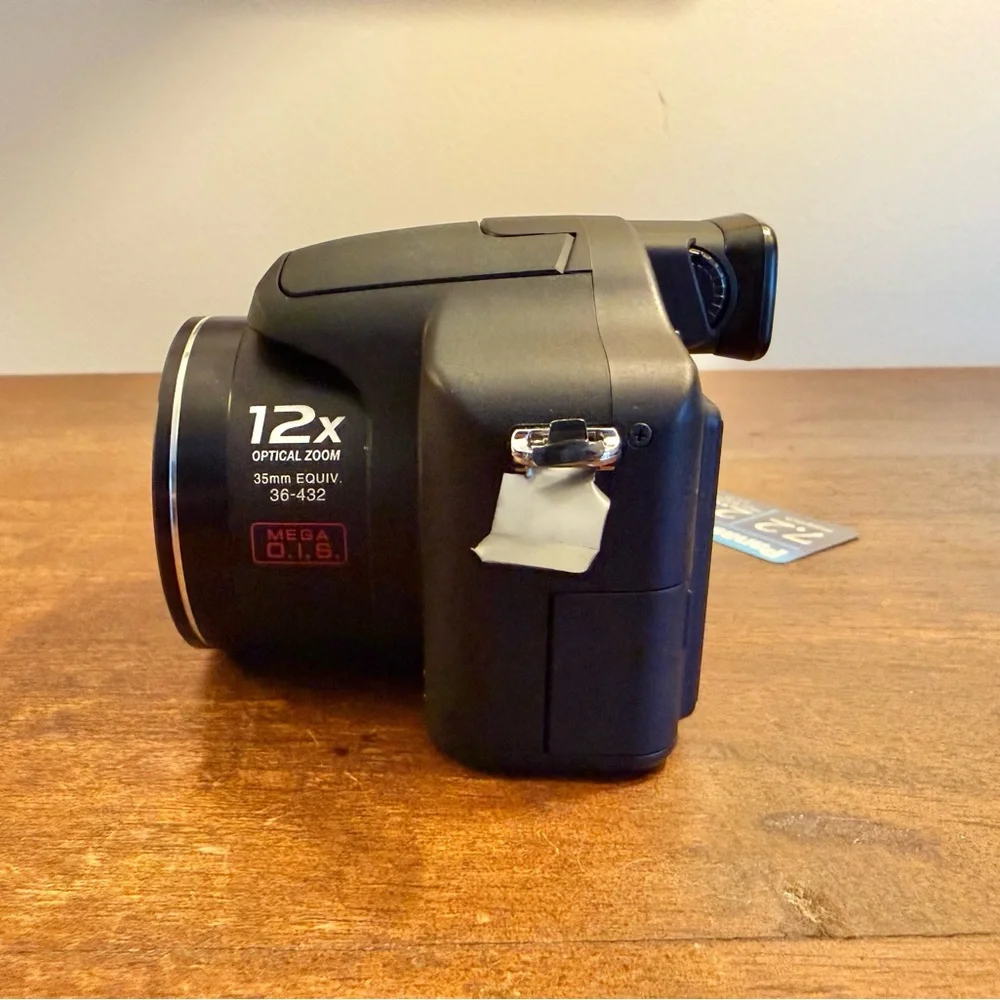 Panasonic Lumix DMC-FZ8 Black Bridge Camera with Leica Lens - NEW IN BOX W/TAG